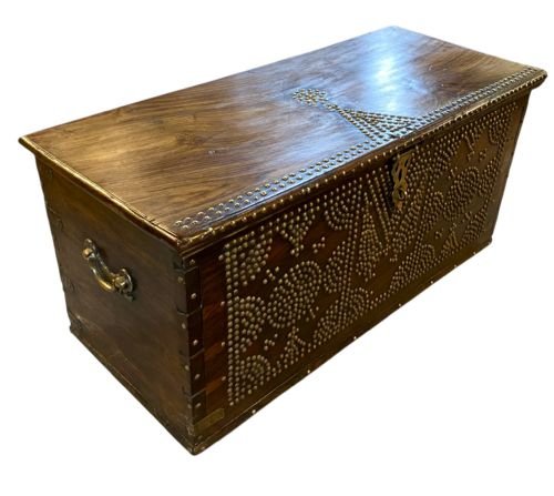 Zanzibar Chest